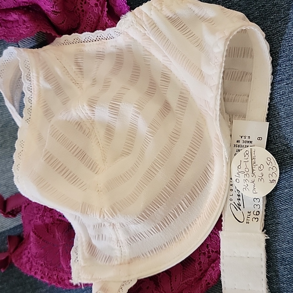 Olga/Vassarette Bras 36B - Picture 3 of 5
